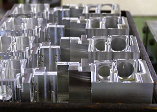 光学零部件加工 精密制造的艺术与科学